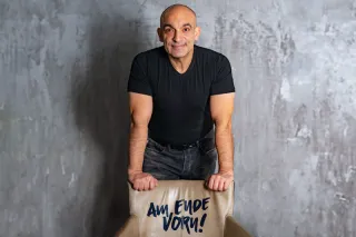 Django Asül - Am Ende vorn – Kulturetage - Halle