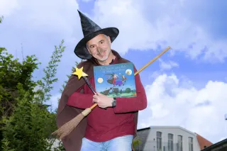 René Schack liest und spielt: Für Hund und Katz ist auch noch Platz – Kulturzentrum PFL