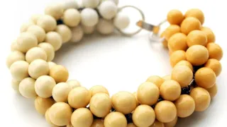 Porzellanschmuck mit selbstgemachter Silberfassung – Werkschule - Werkstatt für Kunst und Kulturarbeit e.V