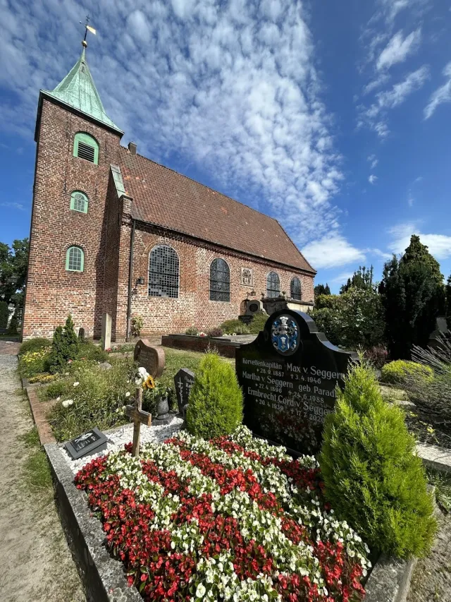Dreifaltigkeitskirche Oldenburg-Osternburg - Evangelisch-lutherische Kirchengemeinde Osternburg – Foto 1